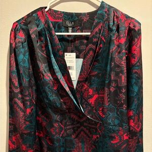 Women’s dressy blouse size L.